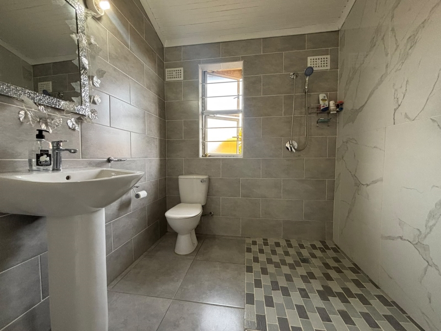 5 Bedroom Property for Sale in Shallcross KwaZulu-Natal