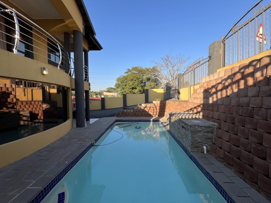 5 Bedroom Property for Sale in Southgate KwaZulu-Natal