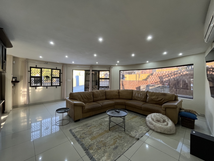 5 Bedroom Property for Sale in Southgate KwaZulu-Natal
