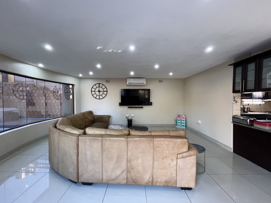 5 Bedroom Property for Sale in Southgate KwaZulu-Natal