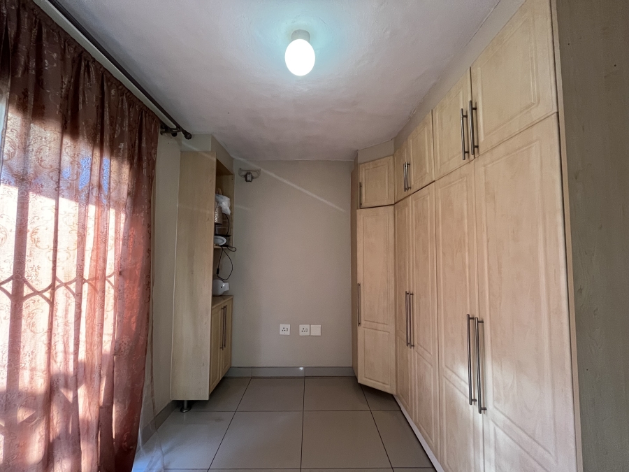 5 Bedroom Property for Sale in Southgate KwaZulu-Natal