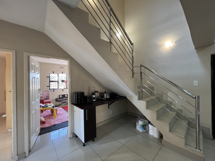 5 Bedroom Property for Sale in Southgate KwaZulu-Natal
