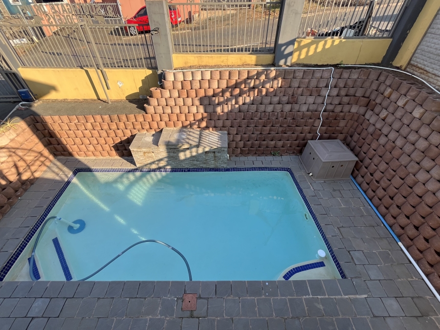 5 Bedroom Property for Sale in Southgate KwaZulu-Natal