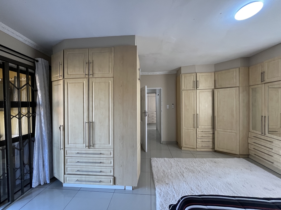 5 Bedroom Property for Sale in Southgate KwaZulu-Natal
