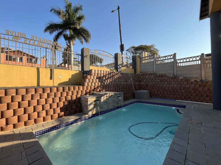 5 Bedroom Property for Sale in Southgate KwaZulu-Natal