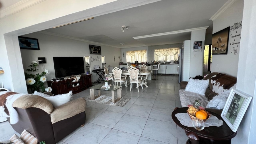 8 Bedroom Property for Sale in Brighton Beach KwaZulu-Natal