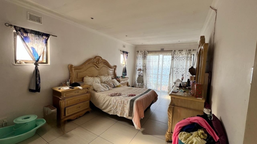 8 Bedroom Property for Sale in Brighton Beach KwaZulu-Natal