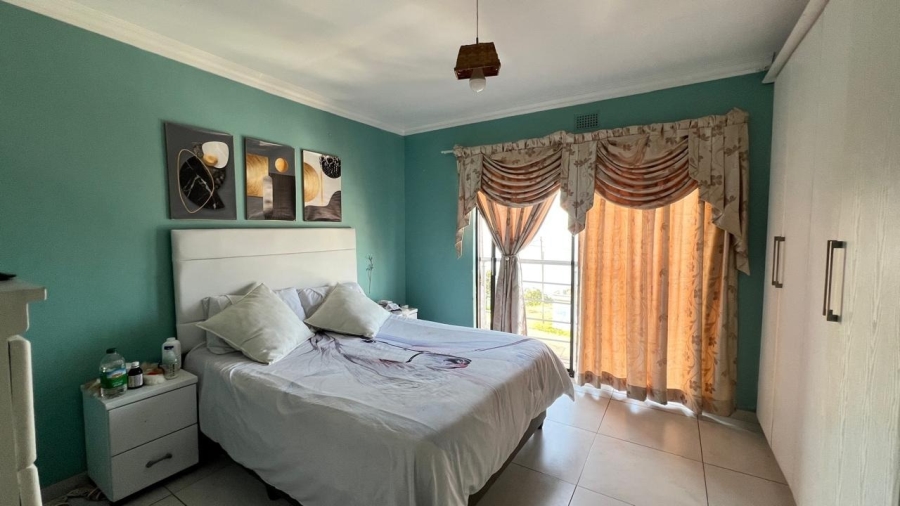 8 Bedroom Property for Sale in Brighton Beach KwaZulu-Natal