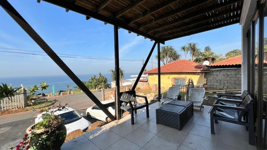 8 Bedroom Property for Sale in Brighton Beach KwaZulu-Natal