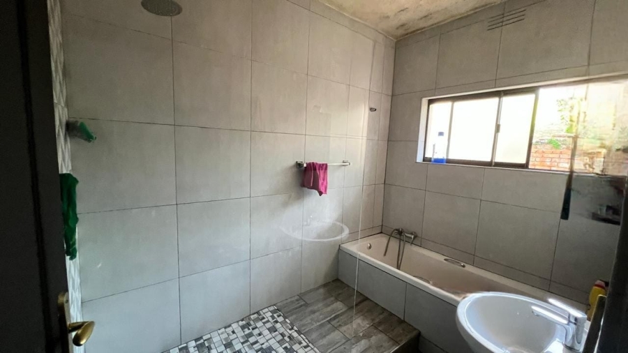 8 Bedroom Property for Sale in Brighton Beach KwaZulu-Natal