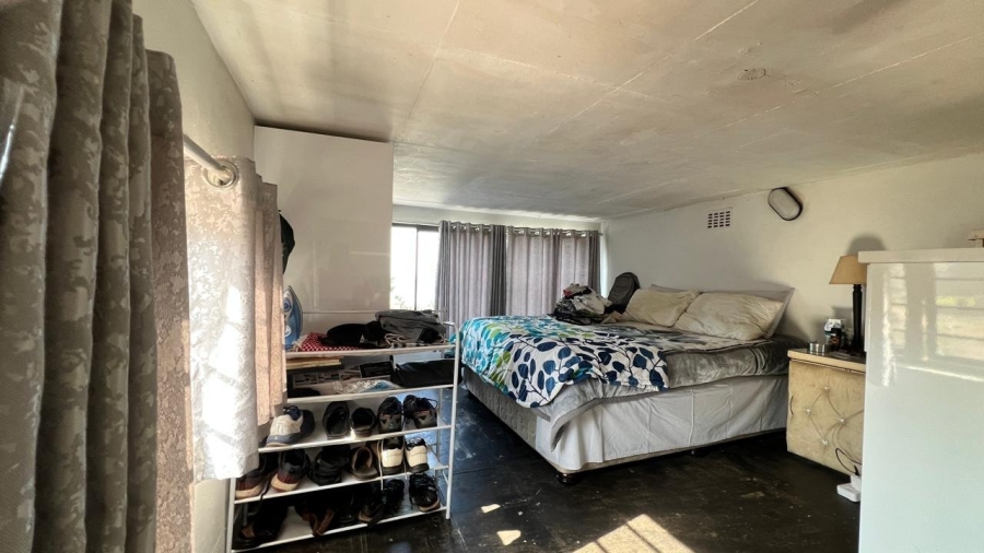 8 Bedroom Property for Sale in Brighton Beach KwaZulu-Natal