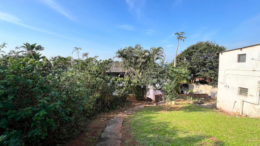8 Bedroom Property for Sale in Brighton Beach KwaZulu-Natal