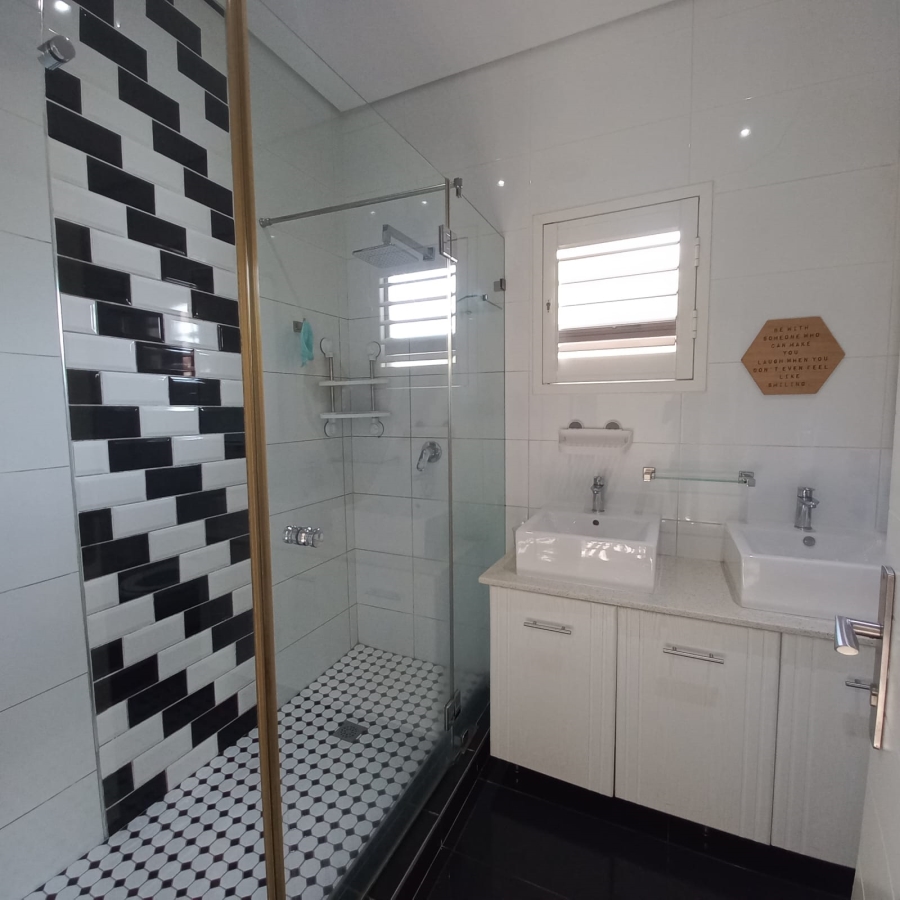 4 Bedroom Property for Sale in Izinga KwaZulu-Natal