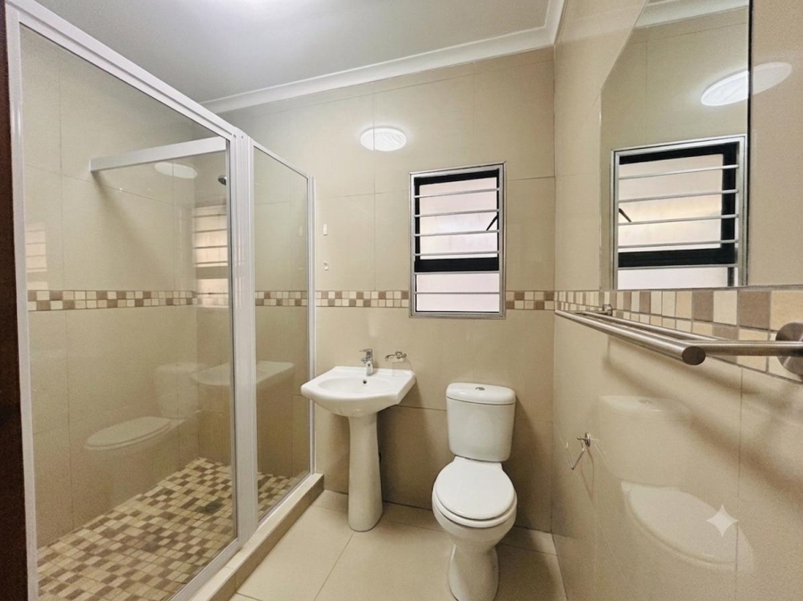 6 Bedroom Property for Sale in Brackenham KwaZulu-Natal