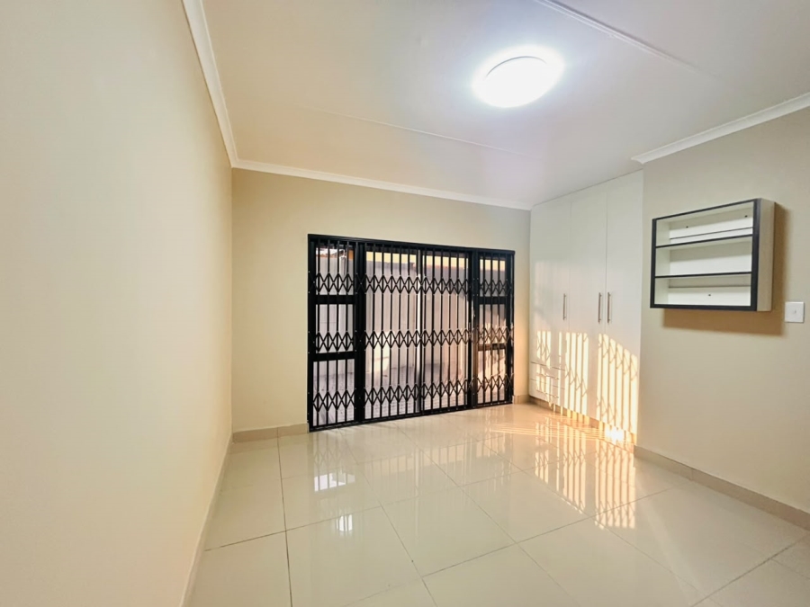 6 Bedroom Property for Sale in Brackenham KwaZulu-Natal