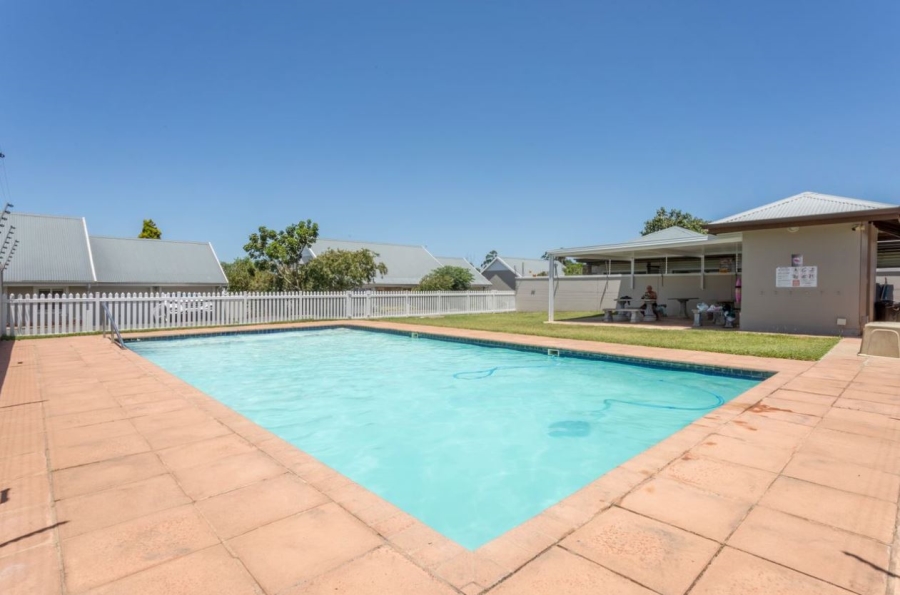 To Let 1 Bedroom Property for Rent in Caledon Estate KwaZulu-Natal