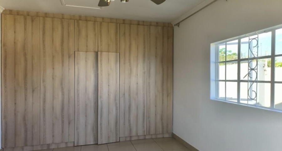 1 Bedroom Property for Sale in Dunveria KwaZulu-Natal