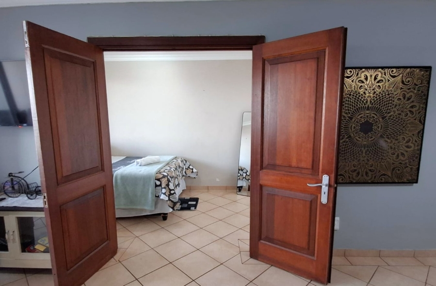 To Let 2 Bedroom Property for Rent in Westbrook KwaZulu-Natal