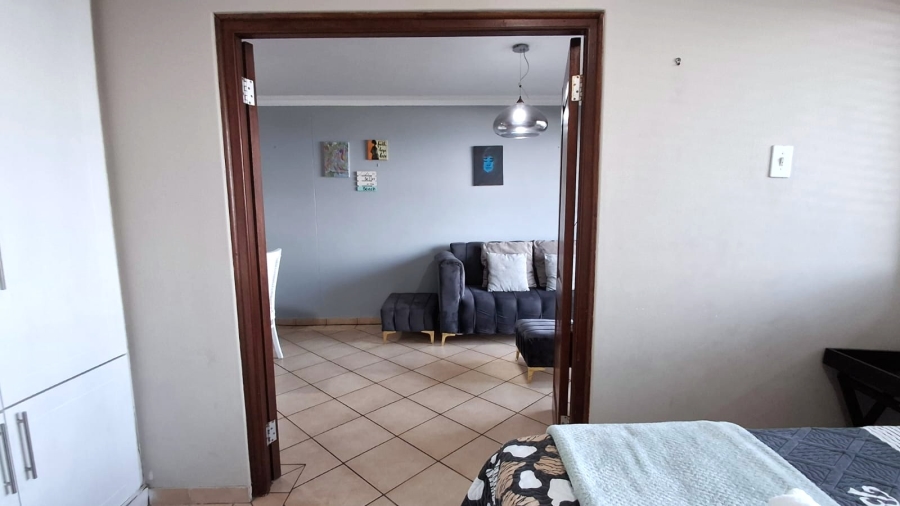 To Let 2 Bedroom Property for Rent in Westbrook KwaZulu-Natal