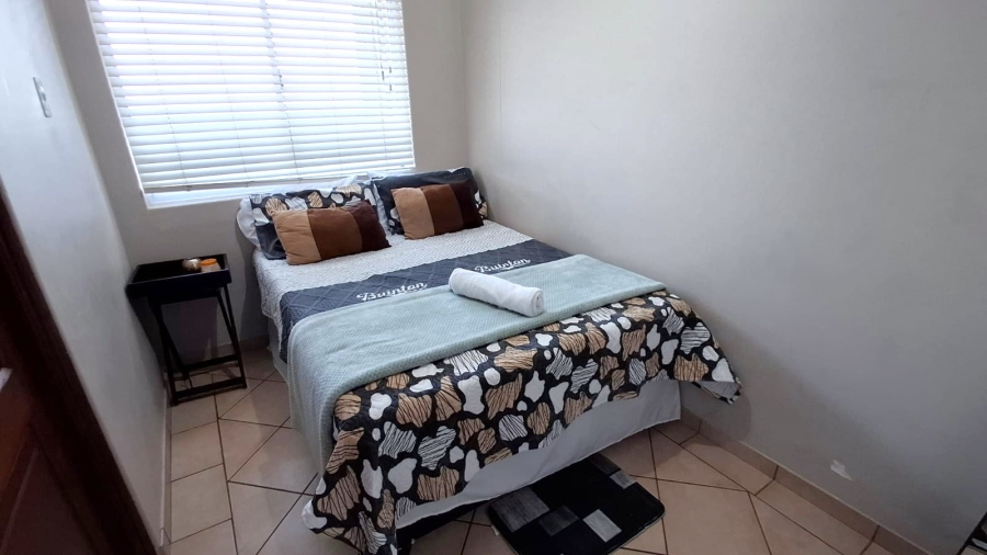 To Let 2 Bedroom Property for Rent in Westbrook KwaZulu-Natal