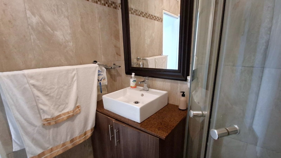 To Let 2 Bedroom Property for Rent in Westbrook KwaZulu-Natal