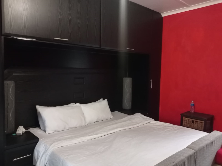 4 Bedroom Property for Sale in Lovu KwaZulu-Natal