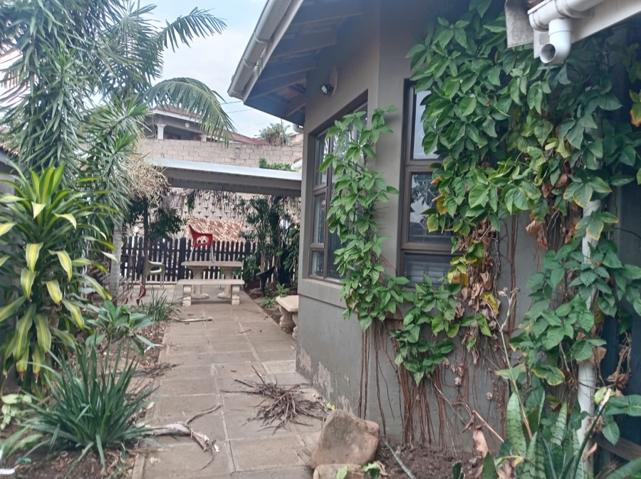 4 Bedroom Property for Sale in Lovu KwaZulu-Natal