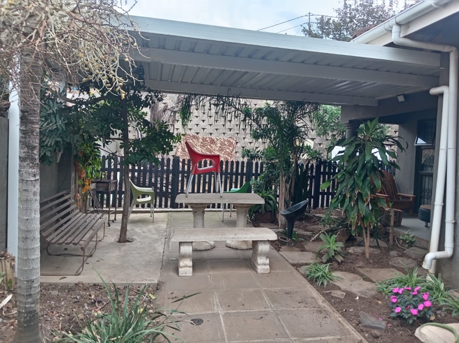 4 Bedroom Property for Sale in Lovu KwaZulu-Natal