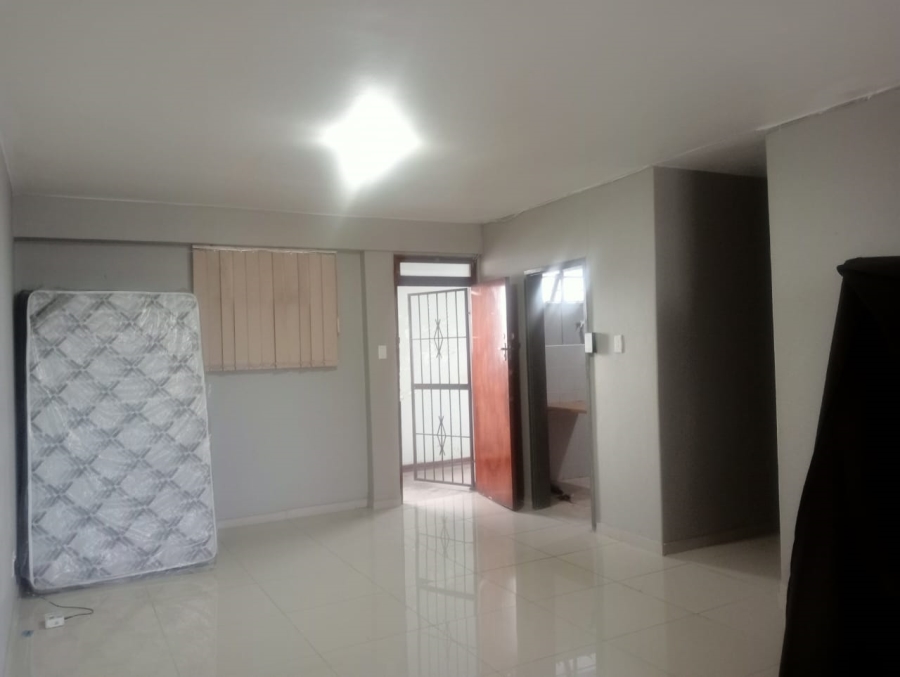 To Let 2 Bedroom Property for Rent in Esplanade KwaZulu-Natal