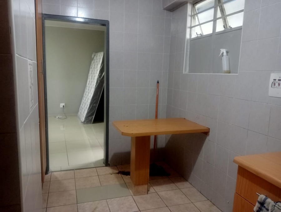 To Let 2 Bedroom Property for Rent in Esplanade KwaZulu-Natal