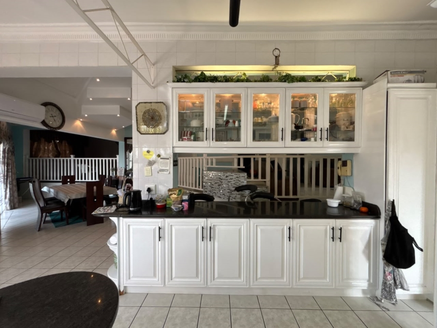 To Let 5 Bedroom Property for Rent in Sherwood KwaZulu-Natal
