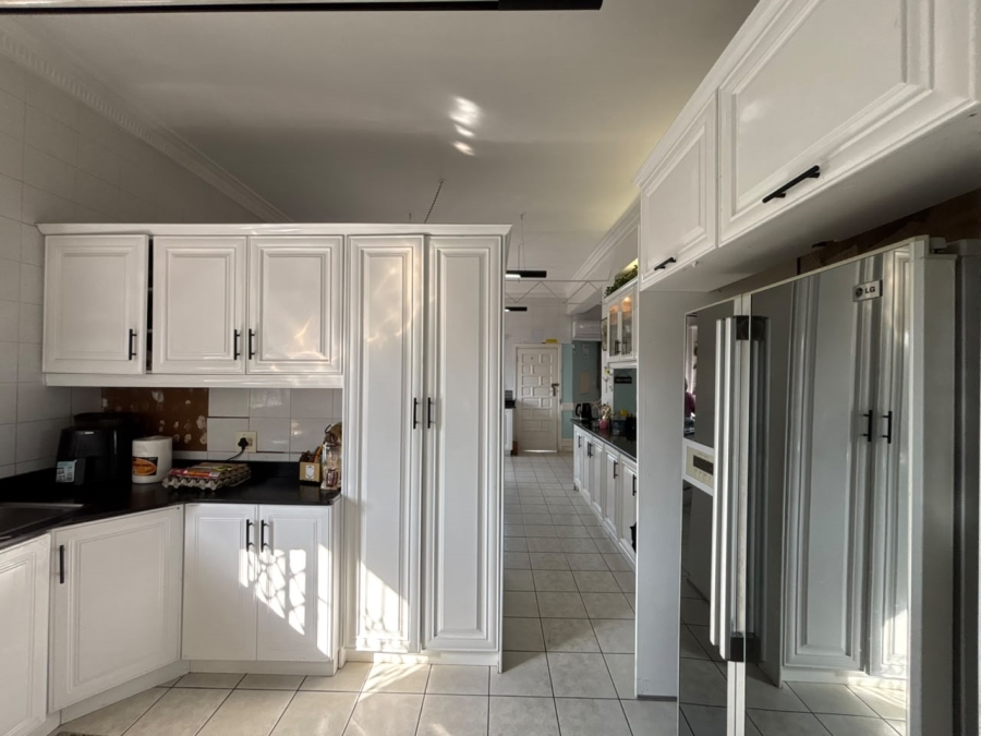 To Let 5 Bedroom Property for Rent in Sherwood KwaZulu-Natal