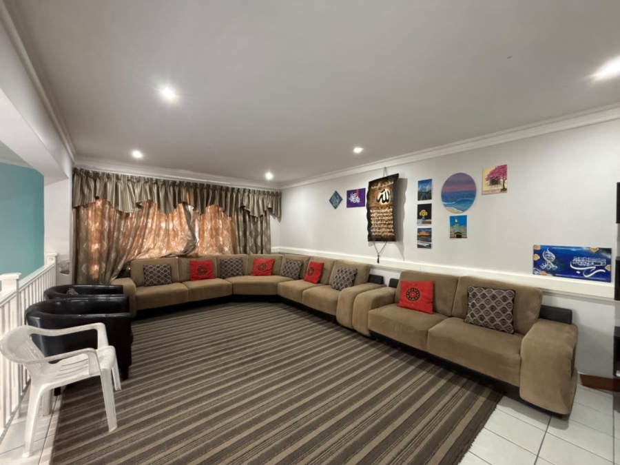 To Let 5 Bedroom Property for Rent in Sherwood KwaZulu-Natal
