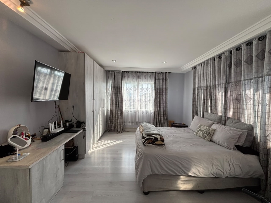 To Let 5 Bedroom Property for Rent in Sherwood KwaZulu-Natal