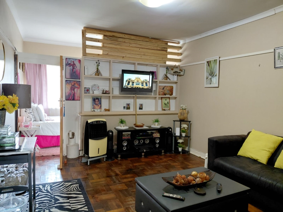 1 Bedroom Property for Sale in Westridge KwaZulu-Natal