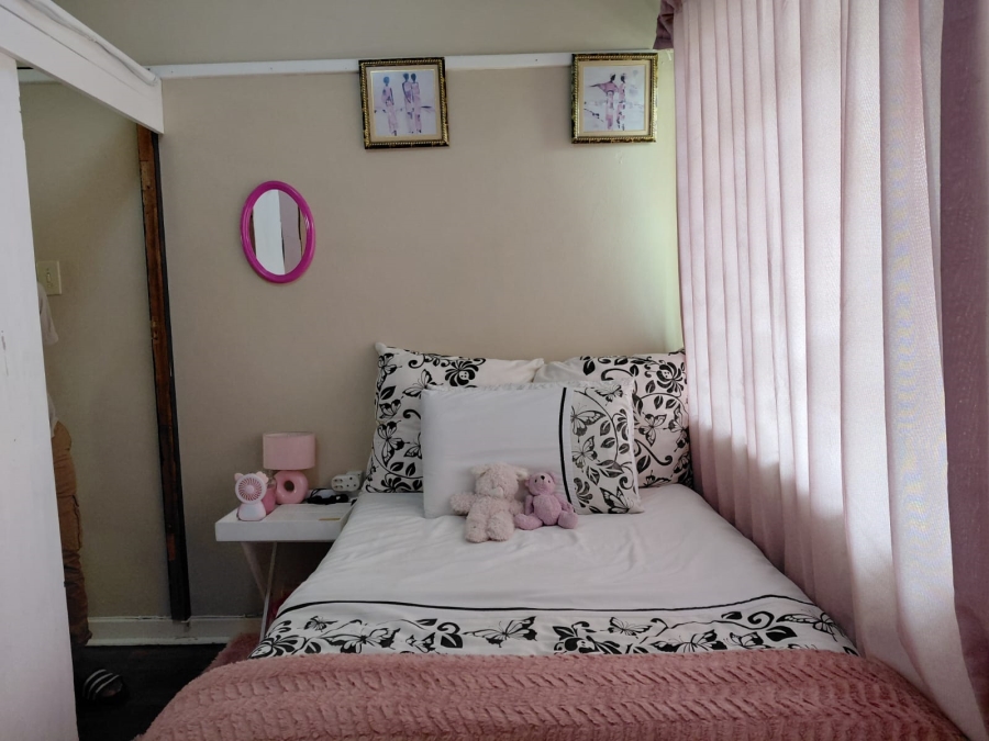 1 Bedroom Property for Sale in Westridge KwaZulu-Natal