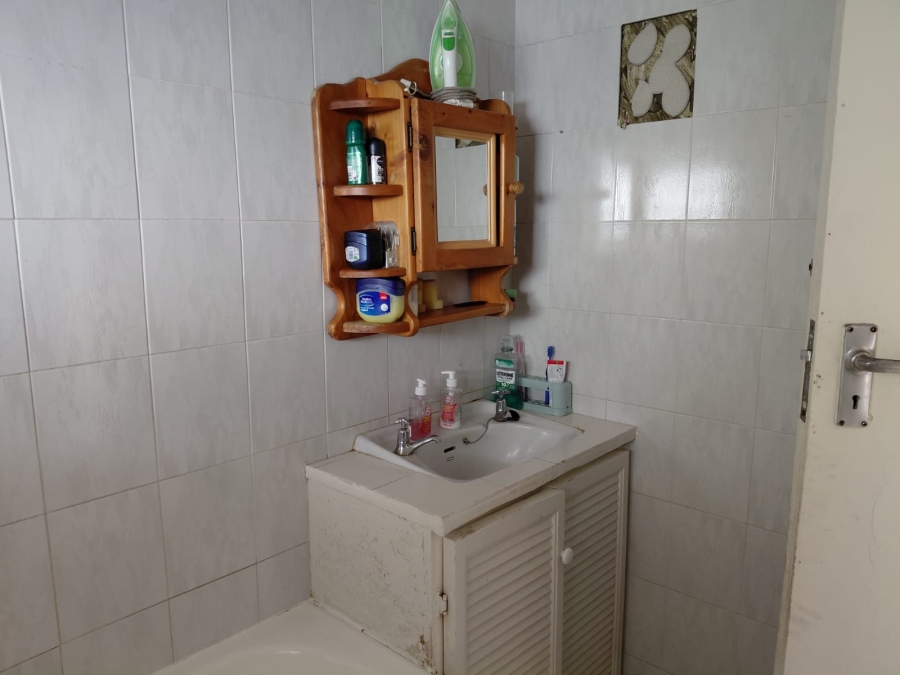 1 Bedroom Property for Sale in Westridge KwaZulu-Natal