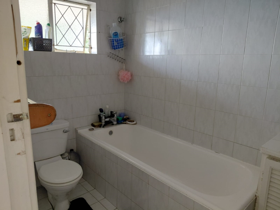 1 Bedroom Property for Sale in Westridge KwaZulu-Natal