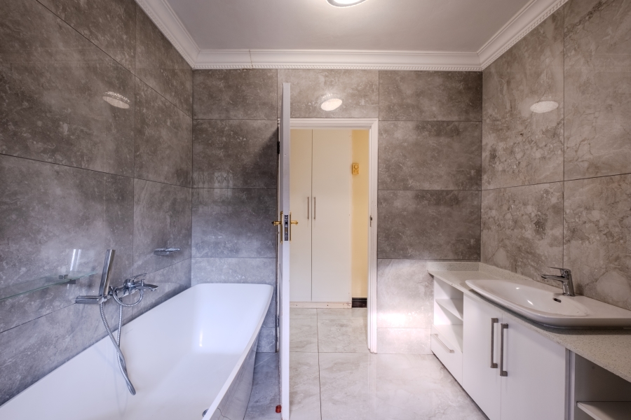 6 Bedroom Property for Sale in La Lucia KwaZulu-Natal