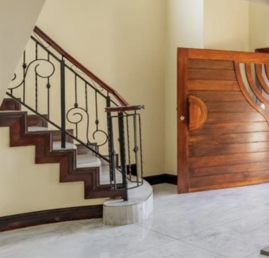 6 Bedroom Property for Sale in La Lucia KwaZulu-Natal