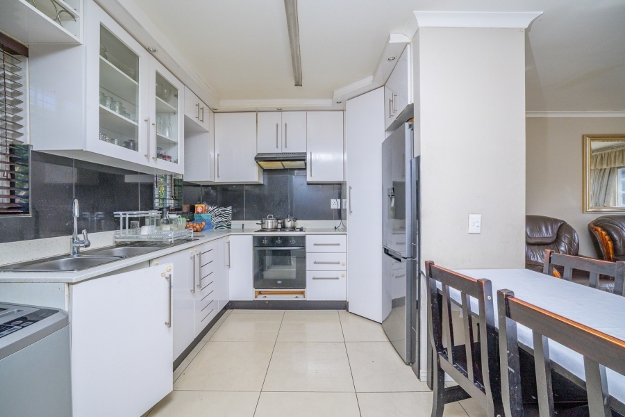 5 Bedroom Property for Sale in Ocean View KwaZulu-Natal