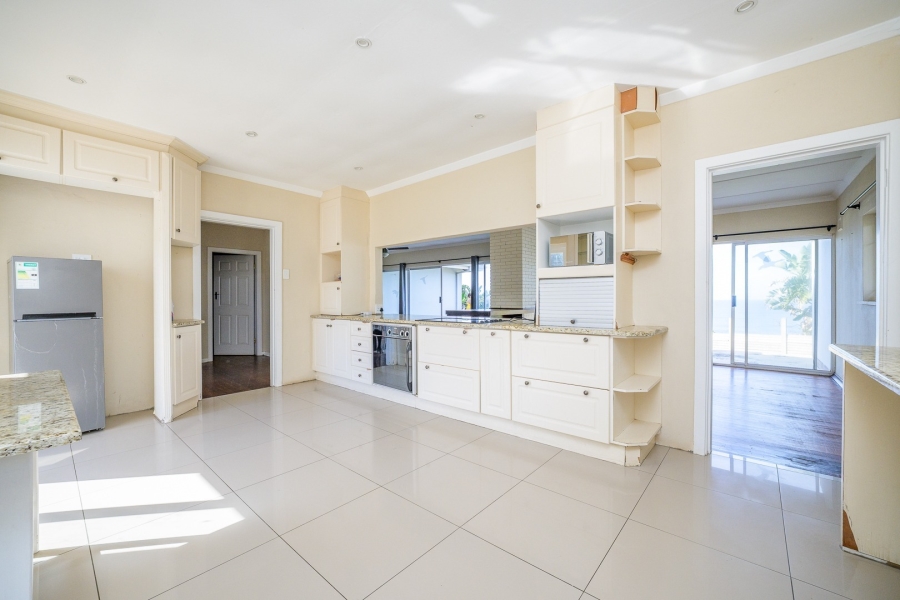 5 Bedroom Property for Sale in Ocean View KwaZulu-Natal