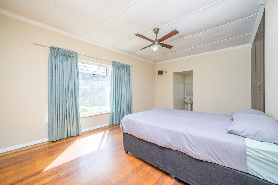 5 Bedroom Property for Sale in Ocean View KwaZulu-Natal