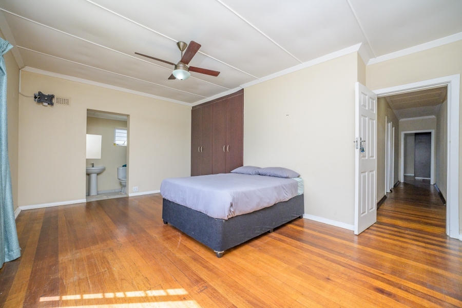 5 Bedroom Property for Sale in Ocean View KwaZulu-Natal