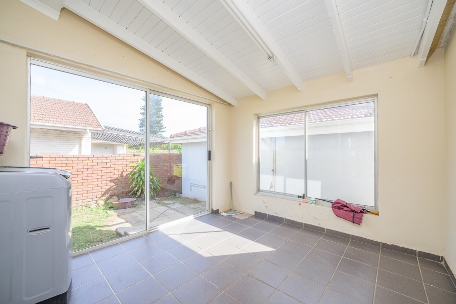 5 Bedroom Property for Sale in Ocean View KwaZulu-Natal