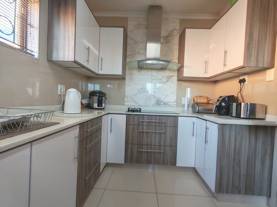 4 Bedroom Property for Sale in Burlington Heights KwaZulu-Natal