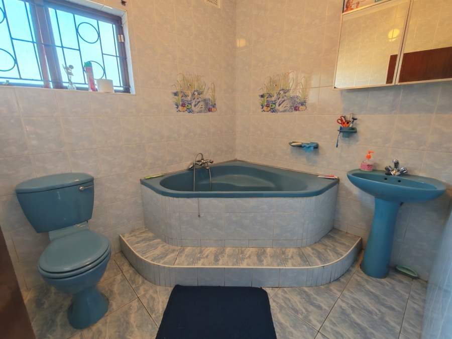 4 Bedroom Property for Sale in Burlington Heights KwaZulu-Natal