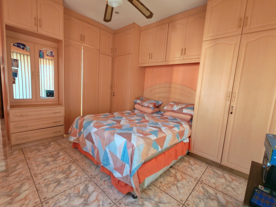 4 Bedroom Property for Sale in Burlington Heights KwaZulu-Natal
