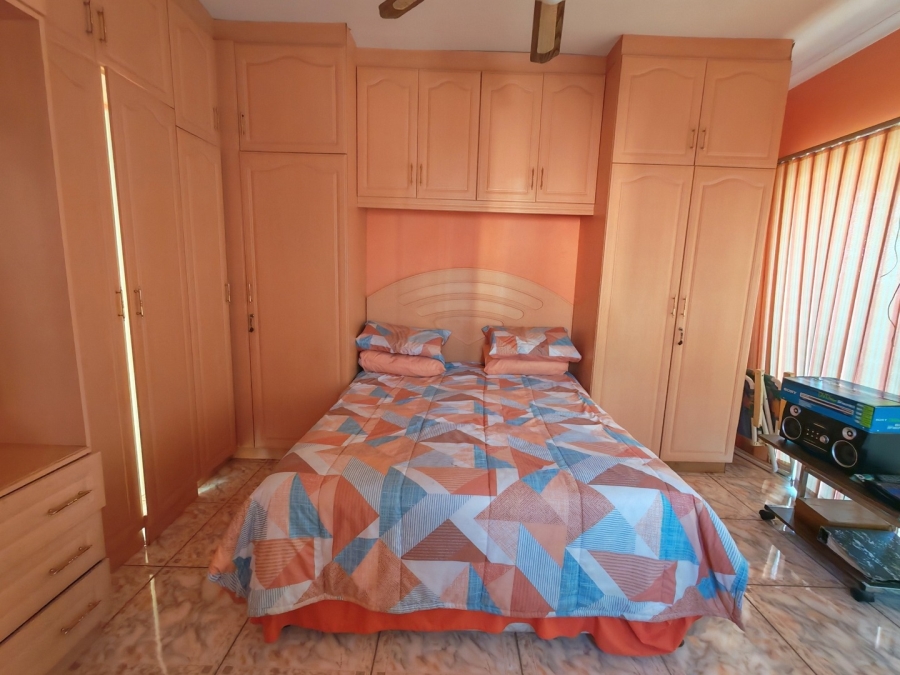 4 Bedroom Property for Sale in Burlington Heights KwaZulu-Natal