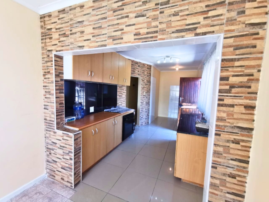 2 Bedroom Property for Sale in Raisethorpe KwaZulu-Natal